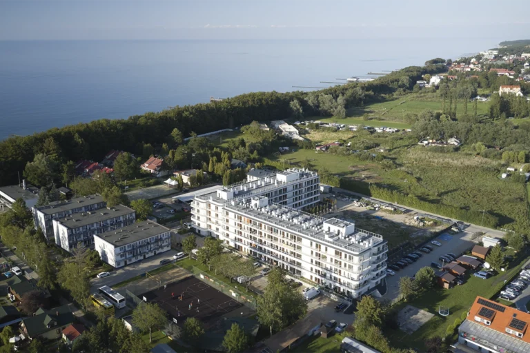 Zabudowa mieszkaniowa z lotu ptaka i tereny zielone