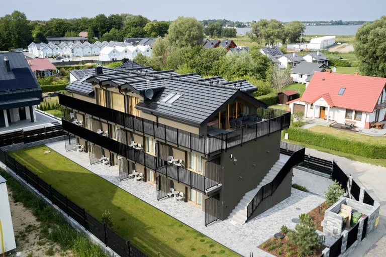 Nowoczesny budynek mieszkalny z tarasami – zdjęcia nieruchomości Koszalin